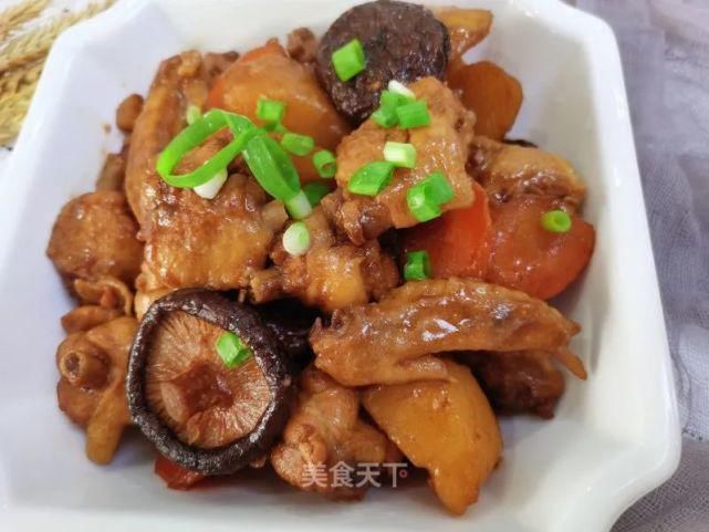  土豆|土豆焖鸡翅：土豆粉糯，鸡翅细嫩，特别下饭！