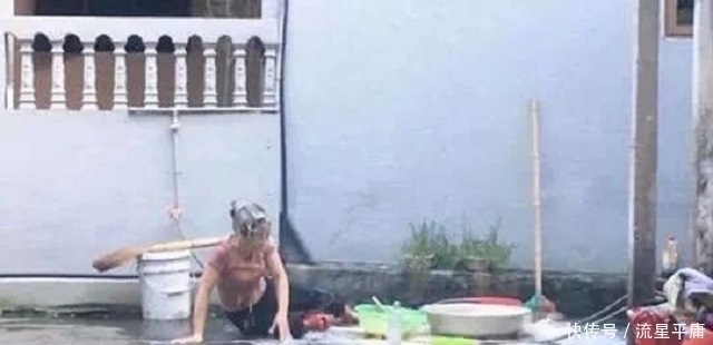 打碎|15岁男孩为成网红,打碎200个鸡蛋浇母亲头上,粉丝笑了妈妈哭了