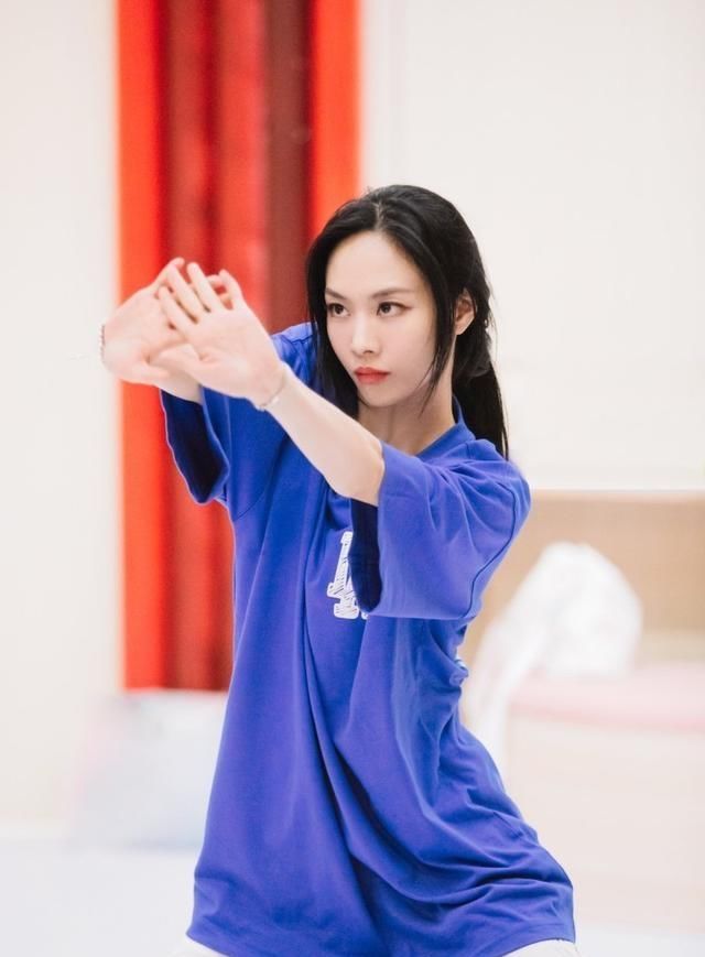  宁静|宁静不选郑希怡，王霏霏低头不敢看万茜，女明星之间只有利益？