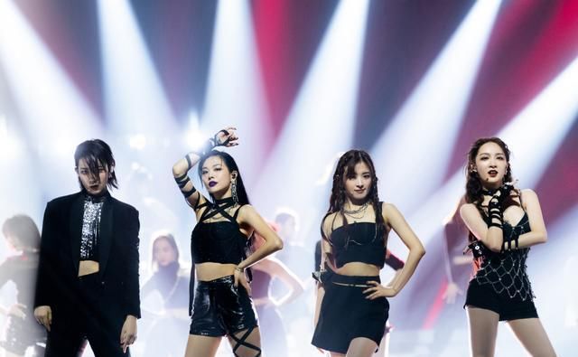  束缚|《乘风破浪的姐姐》：放开规则束缚后，爆款作品终于又出现了