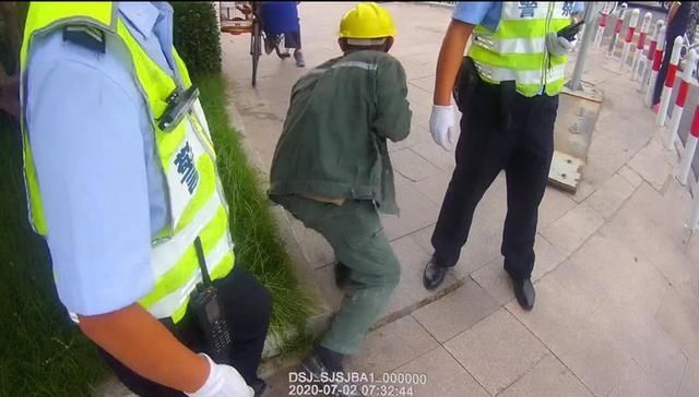  无牌|邯郸：醉酒男子驾无牌摩托强行“闯岗”被查处