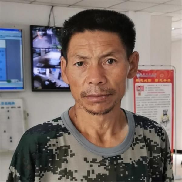  服务区|请帮他寻找亲人！他在内江高速路服务区被人发现——