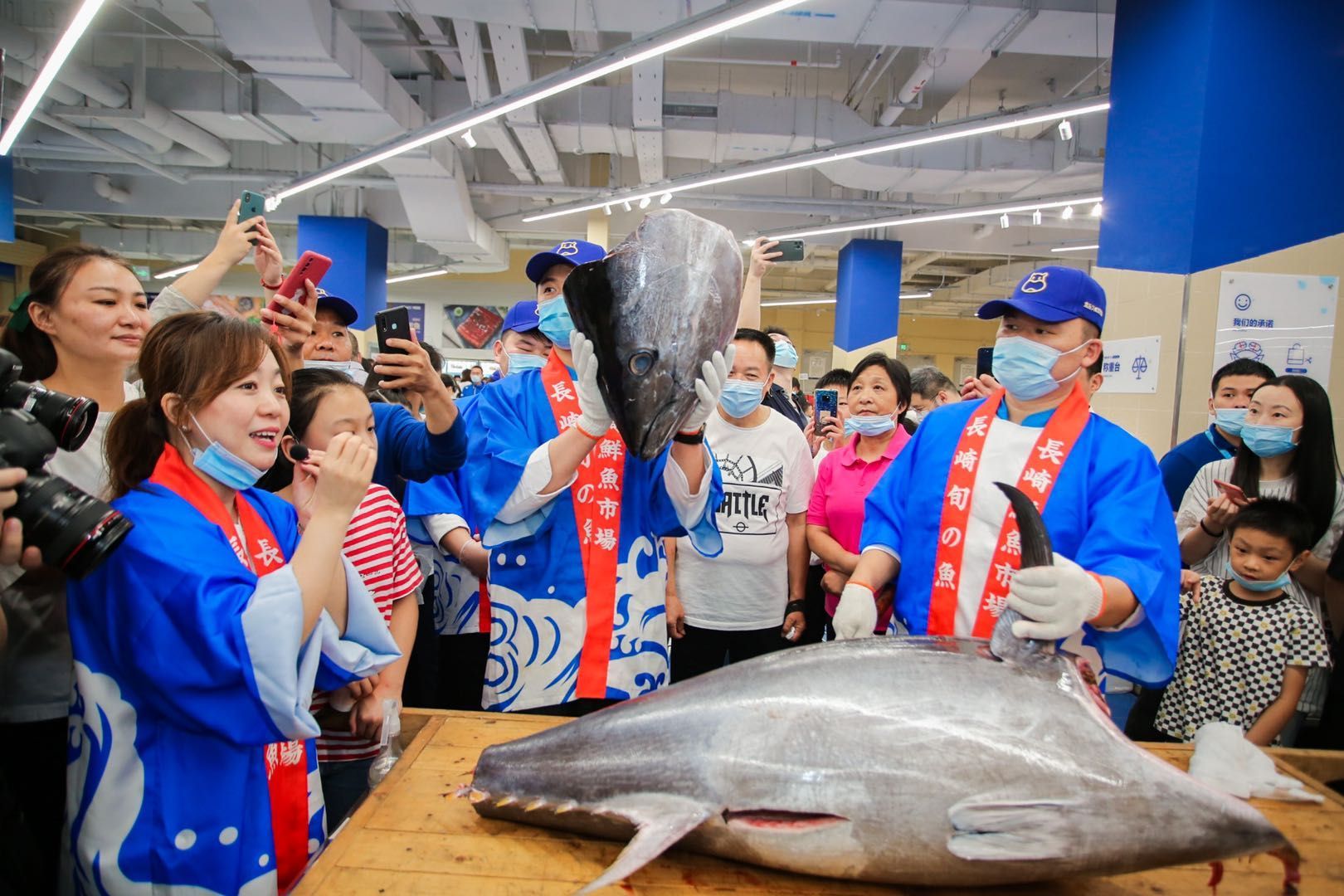  盒马X会员店|盒马推仓储式会员店：“更懂中国人的胃”能否反击Costco？