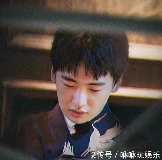  吓成|《密逃》空降开播，Justin凭胆量成为全场最A，邓伦被吓成小姑娘