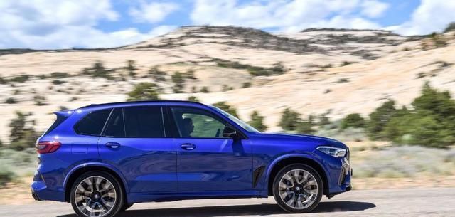 X5|宝马X5正在怼途锐，结果RX来了