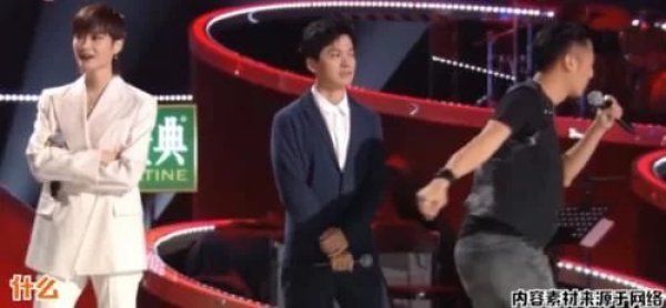  翻车|翻车！李荣浩哼唱歌曲出题，队友多次提醒，李宇春听不出来