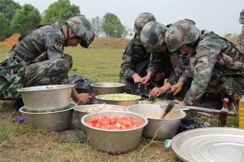 部队|中国部队里的“火头军”做饭有多好吃呢？各种菜系都不在话下