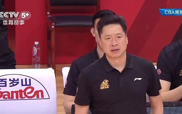 CBA|最强全华班半场虐双外20分,本土双王轰33+8+8,CBA尼克斯被打爆