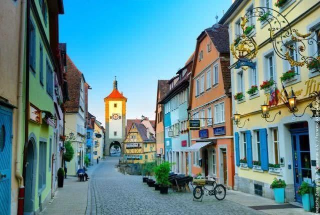 古城堡|60几岁的古城堡之途为什么能一直维持“青春年少”?