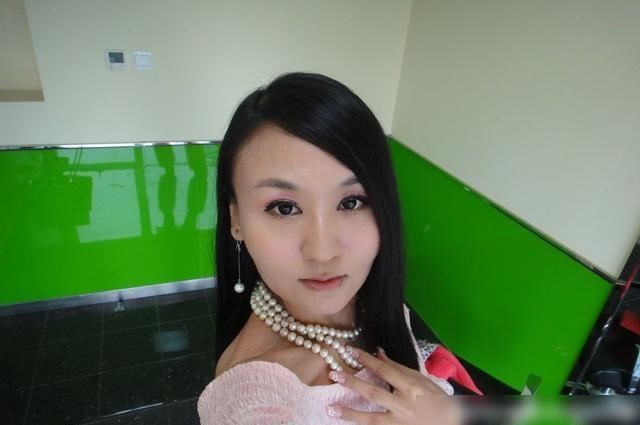  剩饭|女怕嫁错郎！前央视主持人，嫁富豪遭家暴吃剩饭，仍旧不愿意离婚