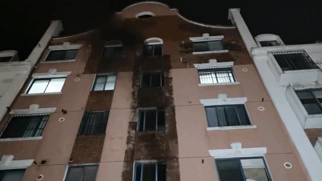  充电|金山某住宅区楼道发生火灾，整栋居民窗口求救！起因竟是…