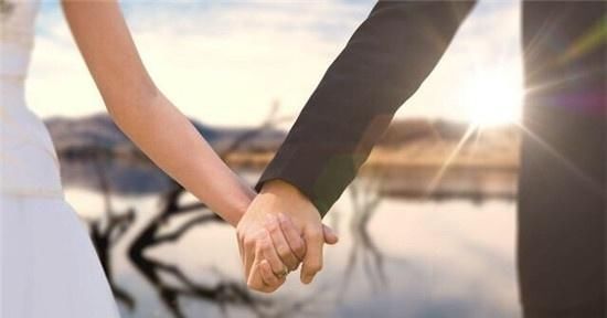 婆家|婆家给十万彩礼，父母再添40万买陪嫁房，男友反对：你家太会算计，房要加我名