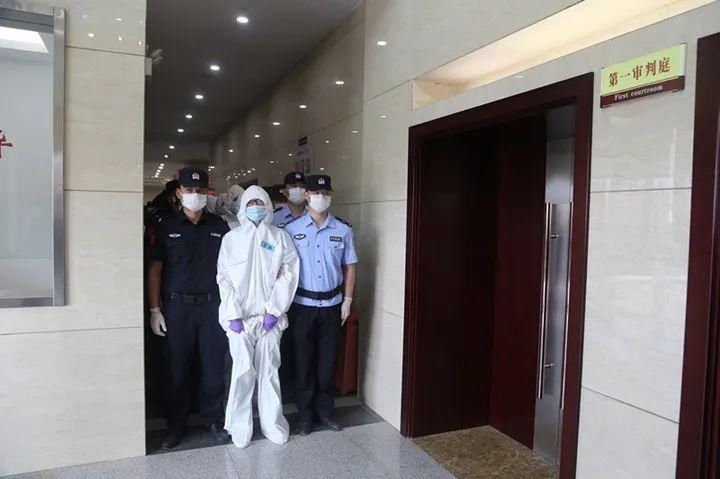 性质组织|暴力拆迁，强占土地…荆门郭某红等25人涉黑案件一审公开开庭