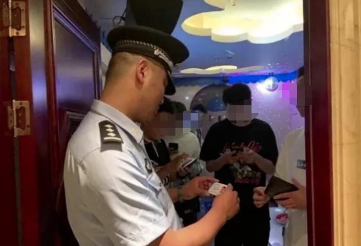 娱乐场所|突击!阜阳警方夜查娱乐场所!