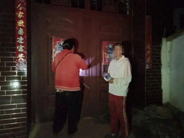  楚雄|15岁少女深夜上了出租车，却被送到派出所，背后行为暖爆了！