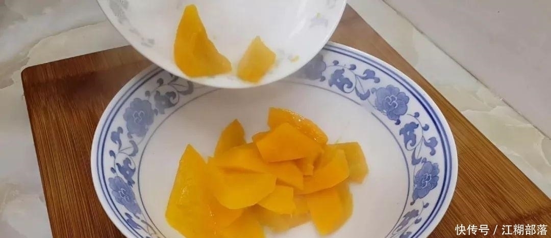 南瓜|南瓜又出新吃法,不用油炸,比面包馒头做法简单,比南瓜饼还好吃