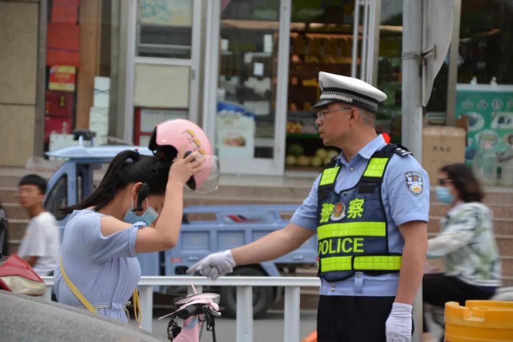  山丹|带了！戴了？自欺欺人！山丹公安交警持续开展电动车专项整治行动