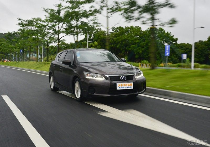  CT200h|15万元的预算 你选全新雷凌双擎还是二手CT200h