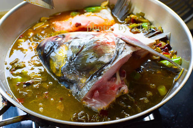  老妈|老妈炖了一锅鱼头，全家人都说好吃，最后连汤汁都喝光了