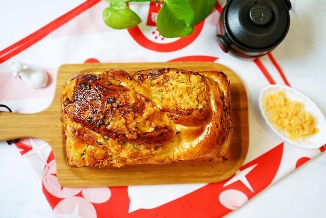  包裹|肉松手撕面包，层层包裹多多肉松，蓬松柔软，这方子经得起考验