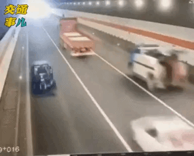 吓人|任性妄为电三轮，摇摇晃晃太吓人！