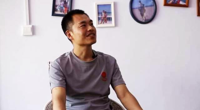 出狱|20年后拦路打老师当事人，出狱后想做网红，是为公益还是圈钱？