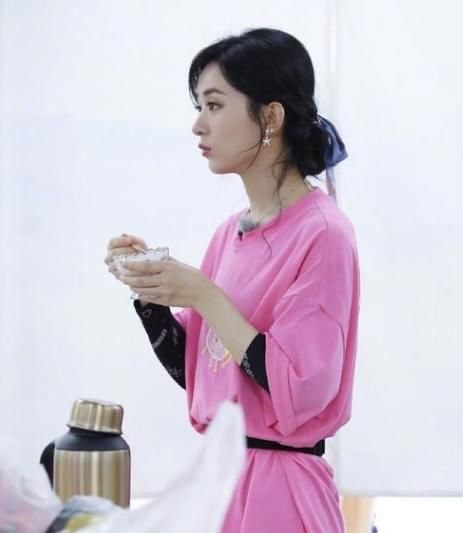  粉丝|《中餐厅》发文致歉，赵丽颖工作室回应，粉丝却不买账