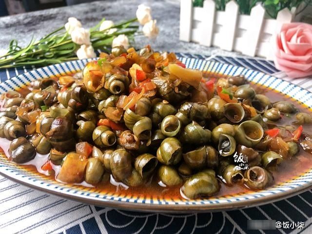 翻炒|炒田螺记得先焯水!厨师分享秘制做法,在家也能做出大排档的风味