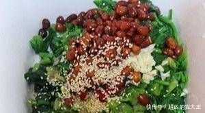 将菠菜|女人应该多吃这道菜。我妈妈可以年轻漂亮，就像25岁一样，因为她喜欢吃“它”