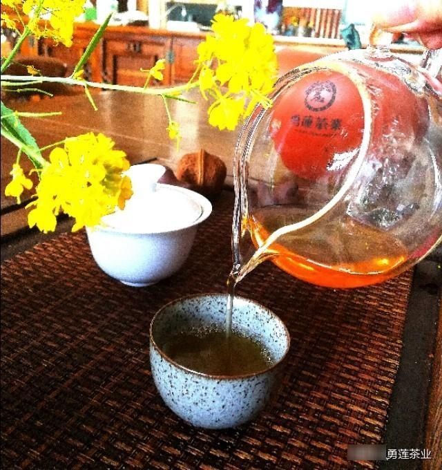 享受|一杯好茶,在手里就是一道风景,到了嘴里就是一种人生的享受