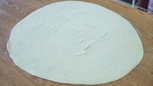 迷上|最近早餐迷上这道面食，一擀一卷，咬一口满嘴香，三伏天要多吃