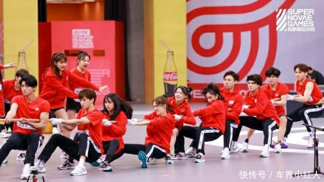 镜头|超新星运动会镜头怼脸拍,张艺凡有点业余,刘些宁不愧是门面