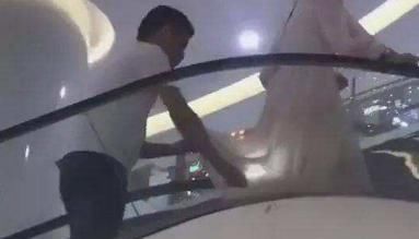  偷拍|男子闹市偷拍女孩隐私，不料全程被路人偷拍，男子：偷拍真恶心！