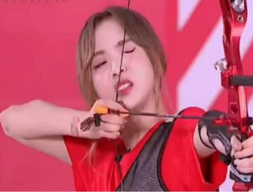  门面|超新星运动会镜头怼脸拍，张艺凡略显业余，刘些宁不愧是门面