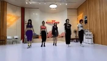  大碗宽面|一夜之间口碑崩塌！万人迷万茜是怎样变成了万人烦？