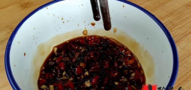  可口|豇豆角新吃法，鲜香可口又解暑，做法简单，一大盘不够吃，真解馋