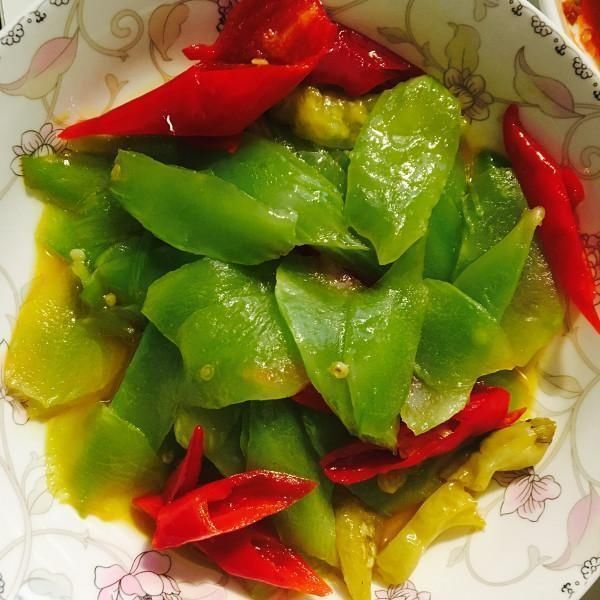 家常菜|家常菜精选:白菜肉丝炒年糕、红烧丸子、泡椒莴笋肉片的做法