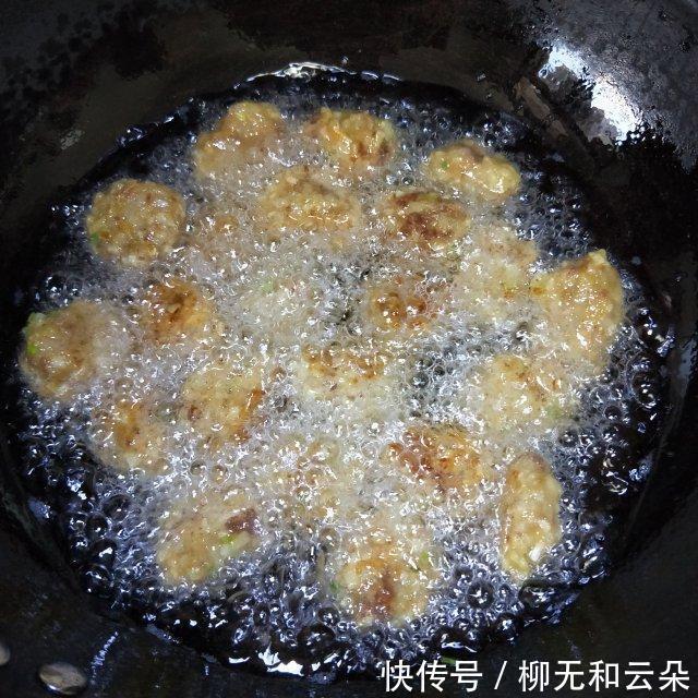 丸子|炸土豆丸子,一口一个,好吃到停不下来