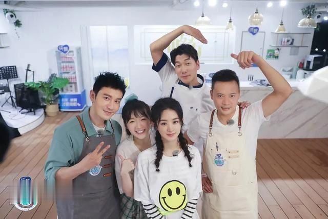  综艺节目|《中餐厅》：''赵小刀''累到崩溃流泪，颖宝的表现不如往季嘉宾？