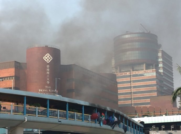 拘捕|港警拘捕25人 涉非法集结及藏有攻击性武器