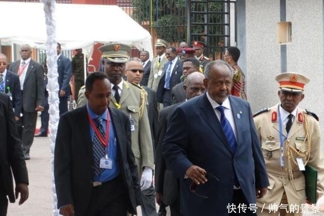 至今|此人当了22年总统后, 将总统宝座传给侄子, 侄子做总统至今