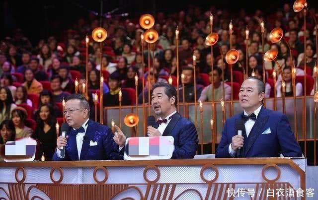 重聚|“铁三角”王刚张国立张铁林重聚,网友:70岁和珅老了