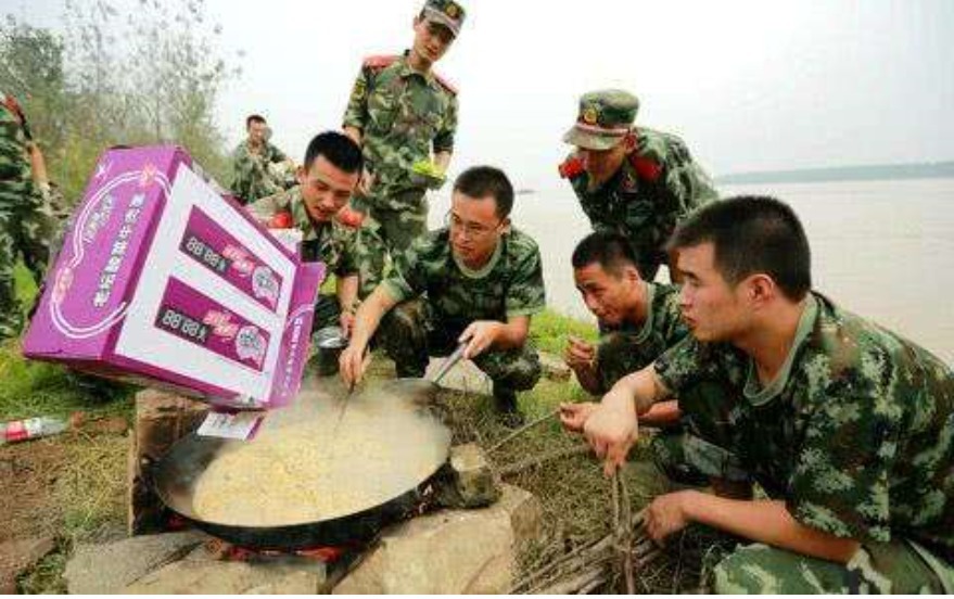 泡面|泡面为什么是救灾首选,却不能当军用干粮老兵告诉你真实原因