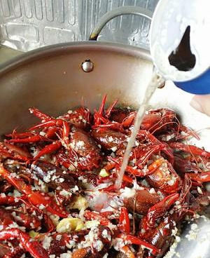 路边|路边大排档的秘密——蒜蓉小龙虾