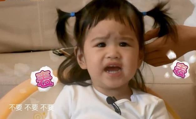 贝尔|包贝尔怒打2岁女儿上热搜，竟然有网友表示打得好