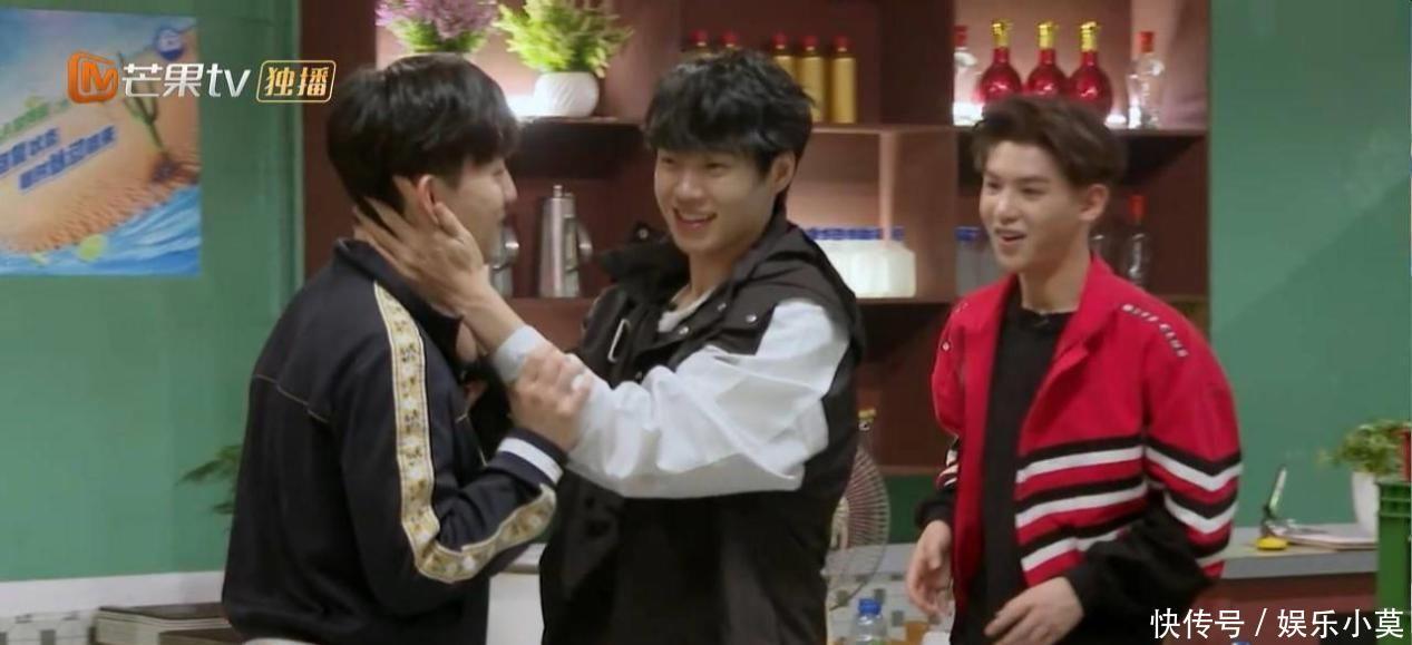 魏大勋|魏大勋持续撩汉,“后宫团”再添邓伦、张国伟,百搭体质堪比鬼鬼