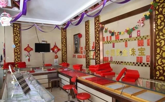  湖北仙桃人|民众紧张抗洪，三男子趁夜色盗走150万黄金，未料48小时后就被抓