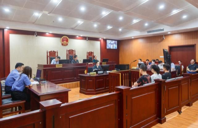 敲诈勒索|宣州法院开庭审理钟某等八人诈骗、敲诈勒索案