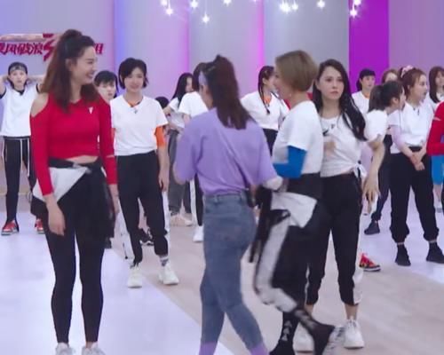 冷脸|《乘风破浪的姐姐》首次集训宁静被关照,伊能静全程冷脸,万茜厉害了