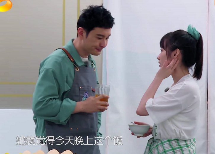  中餐厅|《中餐厅》强捧李浩菲太明显，口才好情商高，镜头比赵丽颖多得多